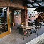 Hotel Pincelakat Borhaz Es Szalloda
